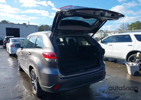 2019 Toyota Highlander Xle from USA, damaged, VIN 5TDJZRFHXKS587030